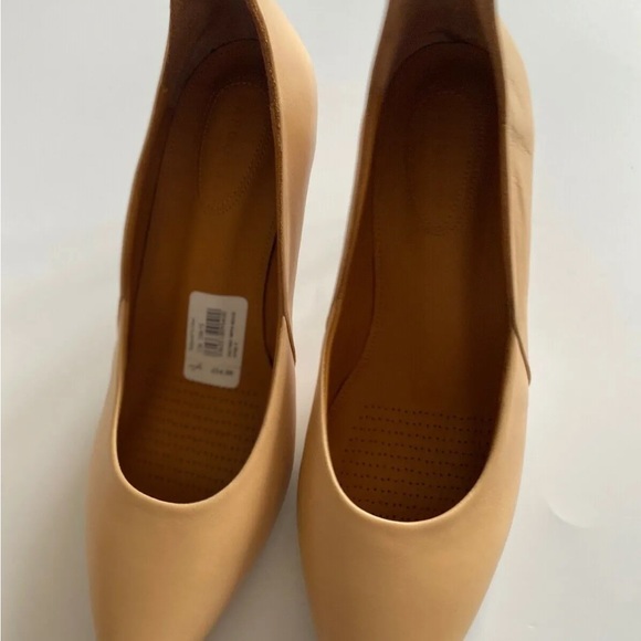 SARGOSSA DESTINY Curved Court Shoes Nappa Leather heels Size 8 UK Beige - Picture 3 of 6